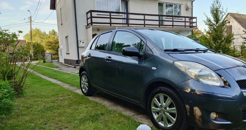 Toyota Yaris cena 23500 przebieg: 216000, rok produkcji 2009 z Międzyrzec Podlaski małe 254